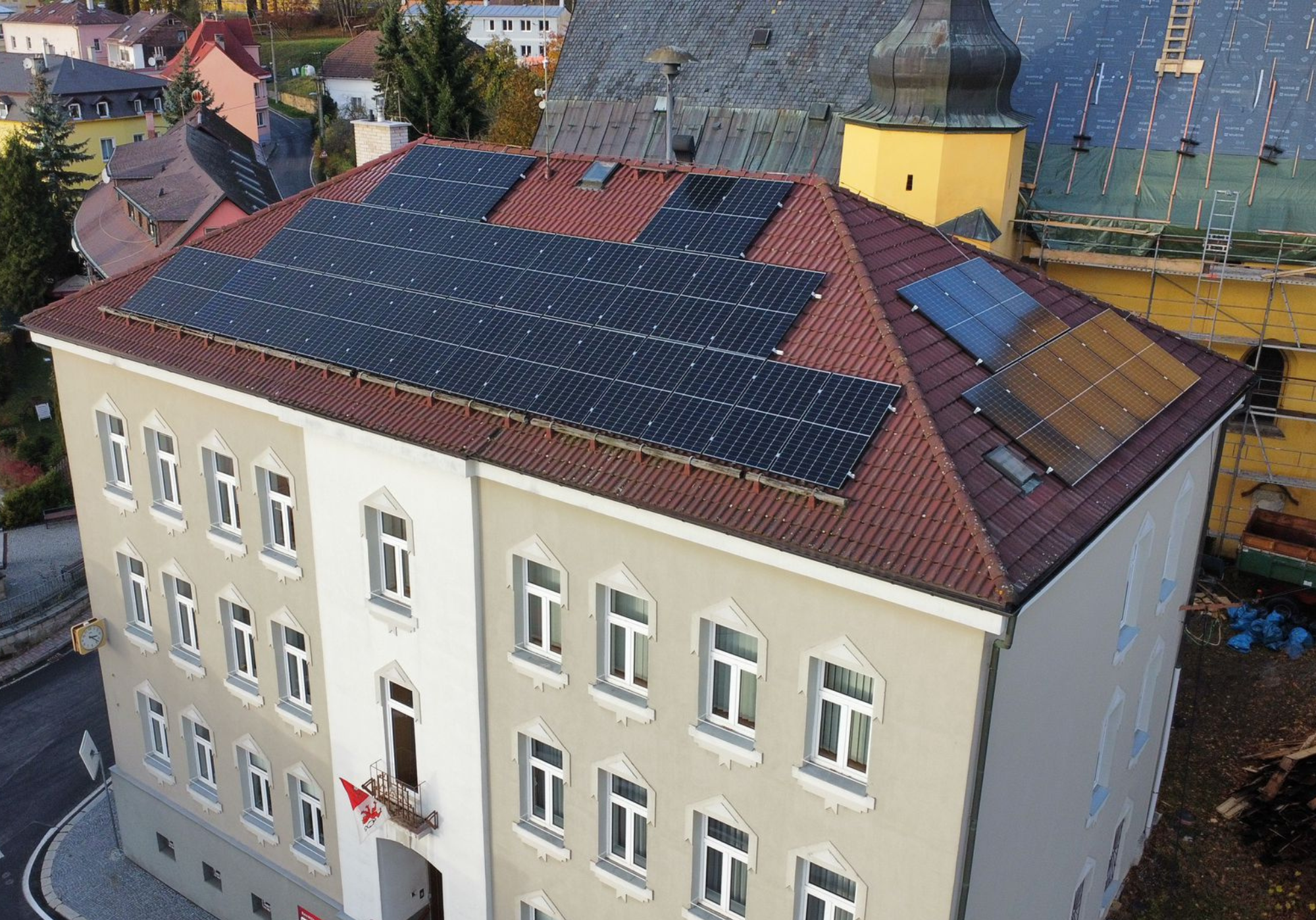 Fotovoltaika na městském úřadě v Lubech